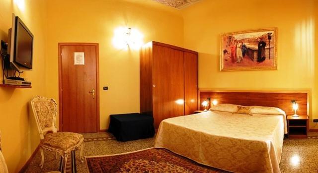 La Luna Guest House Florence Ngoại thất bức ảnh